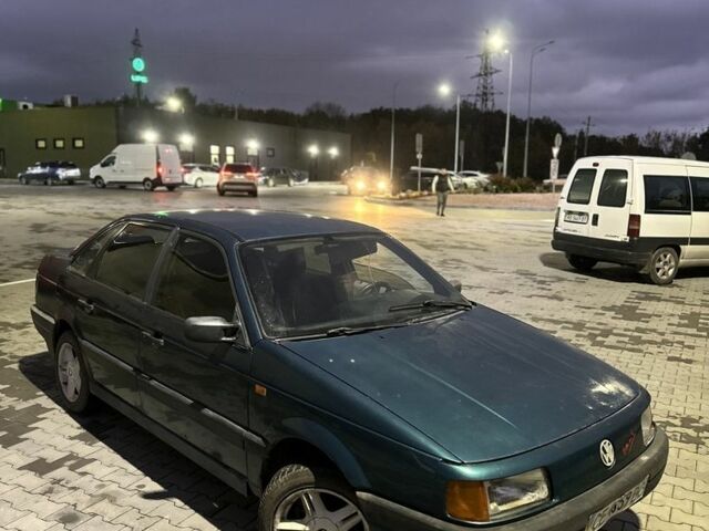 Зеленый Фольксваген Пассат, объемом двигателя 1.8 л и пробегом 223 тыс. км за 750 $, фото 1 на Automoto.ua