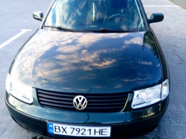 Зеленый Фольксваген Пассат, объемом двигателя 1.8 л и пробегом 381 тыс. км за 3850 $, фото 1 на Automoto.ua