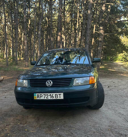 Зеленый Фольксваген Пассат, объемом двигателя 1.78 л и пробегом 296 тыс. км за 4100 $, фото 1 на Automoto.ua