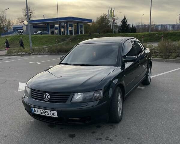 Зеленый Фольксваген Пассат, объемом двигателя 1.78 л и пробегом 328 тыс. км за 3250 $, фото 1 на Automoto.ua