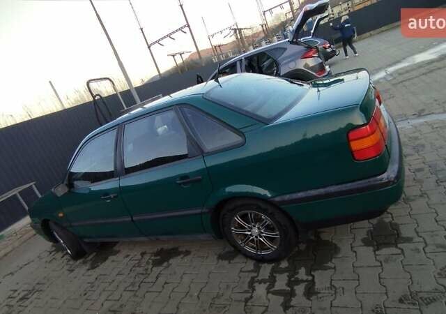 Фольксваген Пассат 1996 у Сколе на Automoto.ua Зелений Фольксваген Пассат, об'ємом двигуна 2 л та пробігом 181 тис. км за 2800 $, фото 1 на Automoto.ua