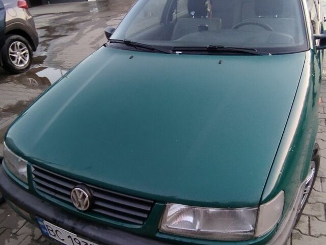 Фольксваген Пассат 1996 у Сколе на Automoto.ua Зелений Фольксваген Пассат, об'ємом двигуна 2 л та пробігом 181 тис. км за 2800 $, фото 1 на Automoto.ua