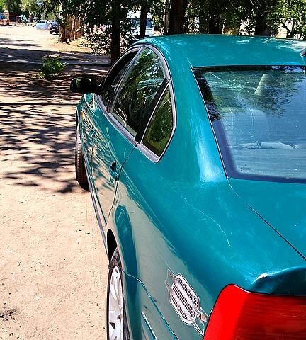 Зеленый Фольксваген Пассат, объемом двигателя 1.9 л и пробегом 0 тыс. км за 2200 $, фото 1 на Automoto.ua