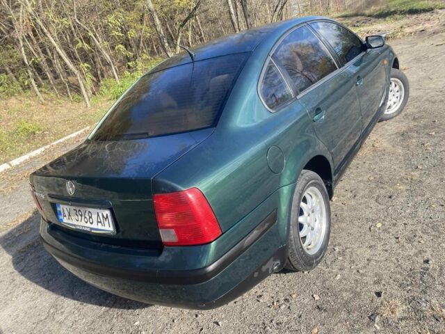 Зеленый Фольксваген Пассат, объемом двигателя 1.6 л и пробегом 12 тыс. км за 2000 $, фото 1 на Automoto.ua