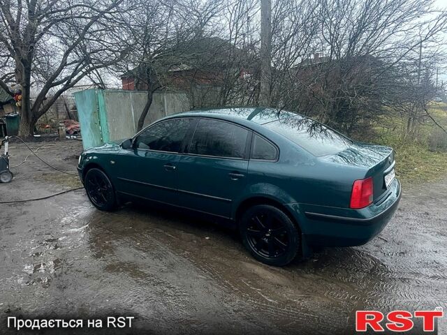 Зеленый Фольксваген Пассат, объемом двигателя 1.9 л и пробегом 420 тыс. км за 3800 $, фото 1 на Automoto.ua