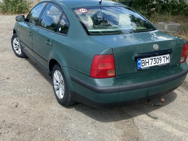 Зеленый Фольксваген Пассат, объемом двигателя 1.9 л и пробегом 359 тыс. км за 2900 $, фото 1 на Automoto.ua