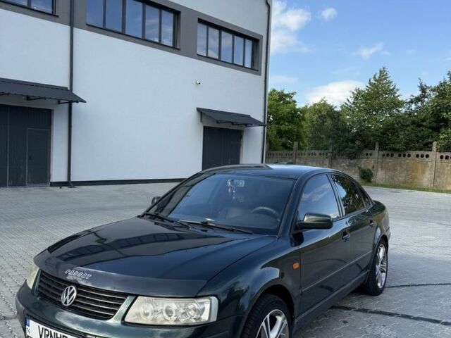 Зеленый Фольксваген Пассат, объемом двигателя 1.8 л и пробегом 330 тыс. км за 2999 $, фото 1 на Automoto.ua