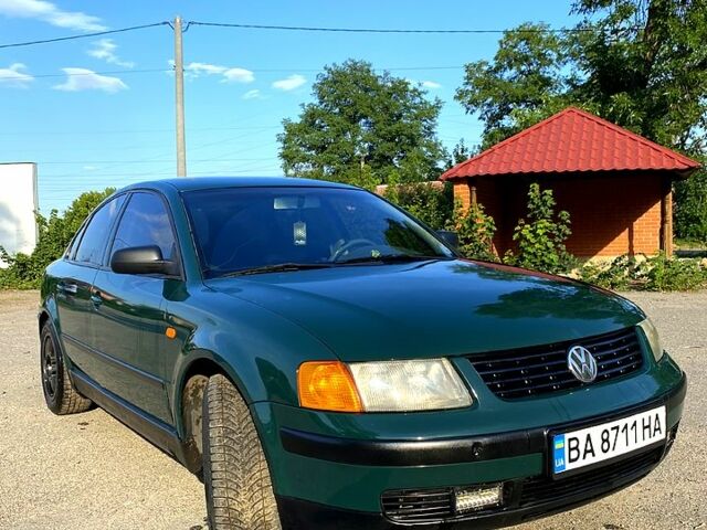 Зелений Фольксваген Пассат, об'ємом двигуна 1.6 л та пробігом 0 тис. км за 3499 $, фото 1 на Automoto.ua