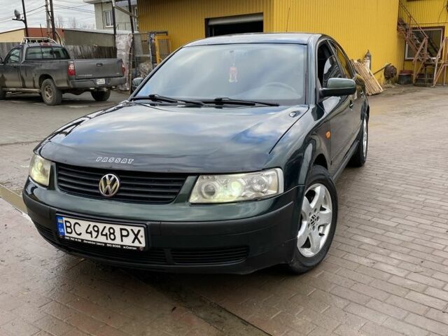 Зеленый Фольксваген Пассат, объемом двигателя 1.8 л и пробегом 320 тыс. км за 2800 $, фото 1 на Automoto.ua