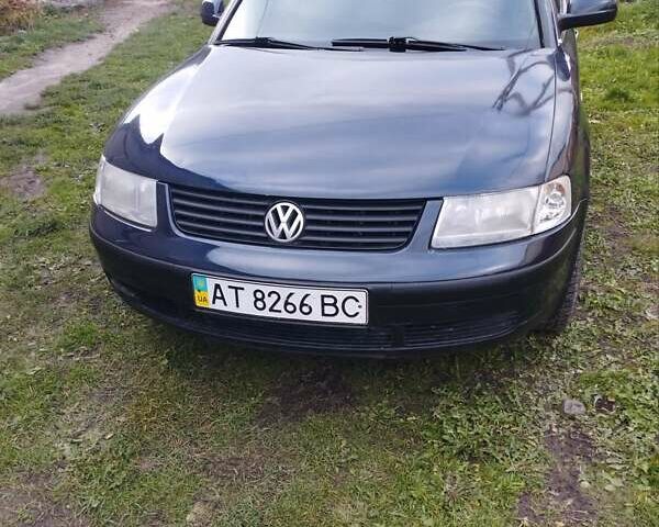 Зеленый Фольксваген Пассат, объемом двигателя 1.6 л и пробегом 222 тыс. км за 2900 $, фото 1 на Automoto.ua