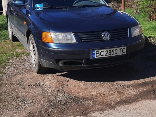 Зеленый Фольксваген Пассат, объемом двигателя 1.8 л и пробегом 148 тыс. км за 600 $, фото 1 на Automoto.ua