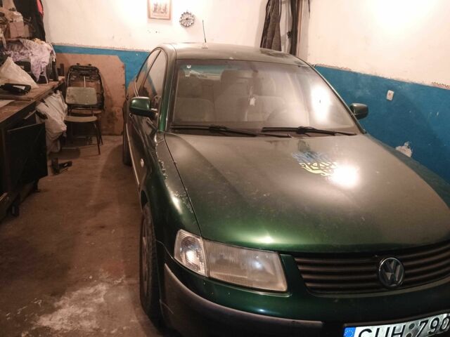 Зеленый Фольксваген Пассат, объемом двигателя 1.9 л и пробегом 30 тыс. км за 2150 $, фото 1 на Automoto.ua