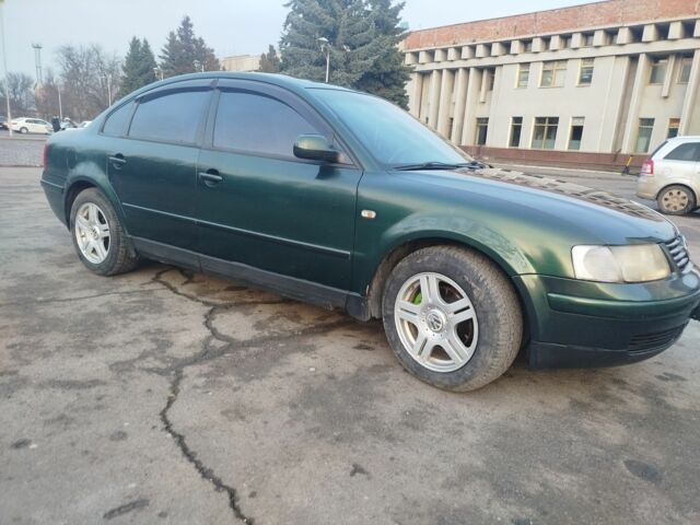 Зеленый Фольксваген Пассат, объемом двигателя 2.8 л и пробегом 380 тыс. км за 2999 $, фото 1 на Automoto.ua