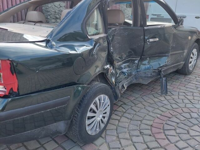 Зеленый Фольксваген Пассат, объемом двигателя 0 л и пробегом 300 тыс. км за 547 $, фото 1 на Automoto.ua