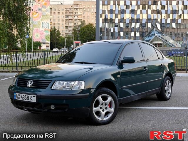 Зелений Фольксваген Пассат, об'ємом двигуна 1.6 л та пробігом 250 тис. км за 2899 $, фото 1 на Automoto.ua