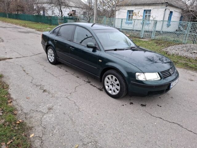 Зелений Фольксваген Пассат, об'ємом двигуна 1.6 л та пробігом 430 тис. км за 2350 $, фото 1 на Automoto.ua