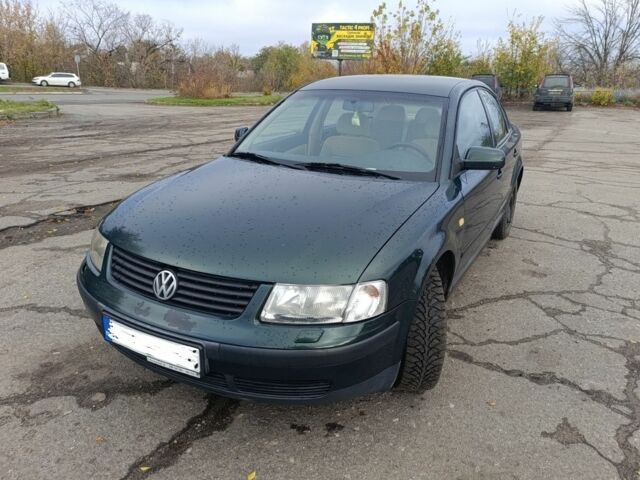 Зеленый Фольксваген Пассат, объемом двигателя 0 л и пробегом 386 тыс. км за 1966 $, фото 1 на Automoto.ua