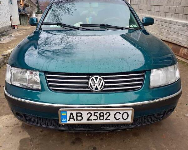 Зеленый Фольксваген Пассат, объемом двигателя 1.8 л и пробегом 300 тыс. км за 3150 $, фото 1 на Automoto.ua