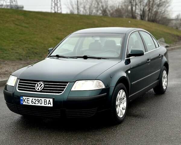 Зеленый Фольксваген Пассат, объемом двигателя 1.6 л и пробегом 329 тыс. км за 4600 $, фото 1 на Automoto.ua