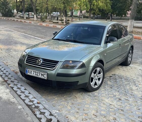 Зелений Фольксваген Пассат, об'ємом двигуна 1.8 л та пробігом 401 тис. км за 4550 $, фото 1 на Automoto.ua
