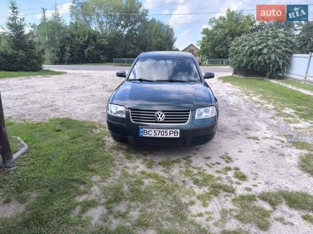 Зелений Фольксваген Пассат, об'ємом двигуна 1.78 л та пробігом 285 тис. км за 3900 $, фото 1 на Automoto.ua