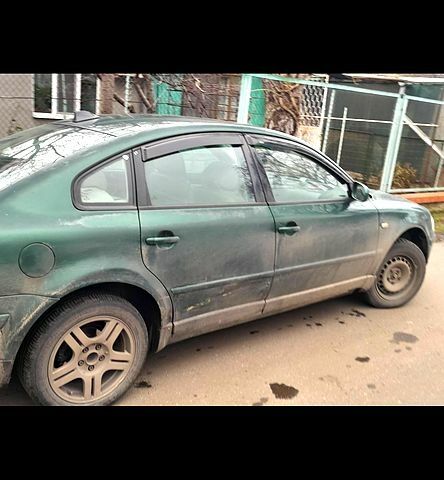 Зелений Фольксваген Пассат, об'ємом двигуна 2.8 л та пробігом 225 тис. км за 2500 $, фото 1 на Automoto.ua