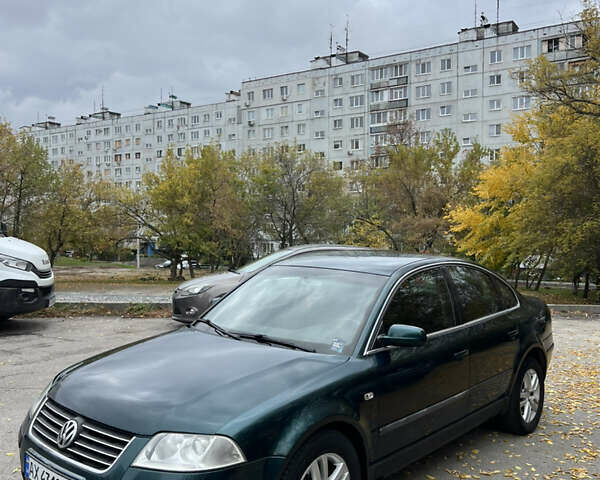 Зеленый Фольксваген Пассат, объемом двигателя 1.8 л и пробегом 382 тыс. км за 4000 $, фото 1 на Automoto.ua