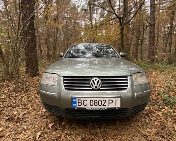 Зеленый Фольксваген Пассат, объемом двигателя 1.78 л и пробегом 195 тыс. км за 3500 $, фото 1 на Automoto.ua