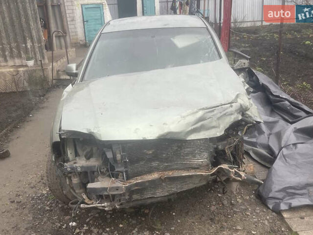 Зеленый Фольксваген Пассат, объемом двигателя 1.8 л и пробегом 300 тыс. км за 2200 $, фото 1 на Automoto.ua