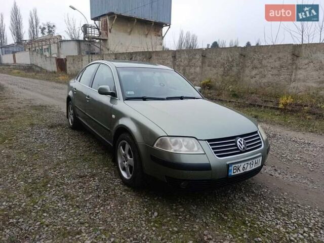 Зеленый Фольксваген Пассат, объемом двигателя 1.78 л и пробегом 280 тыс. км за 3600 $, фото 1 на Automoto.ua