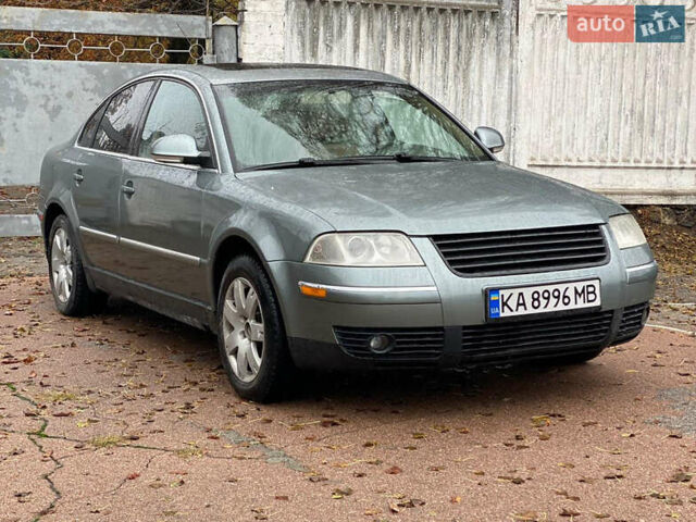 Зелений Фольксваген Пассат, об'ємом двигуна 2 л та пробігом 250 тис. км за 4700 $, фото 1 на Automoto.ua