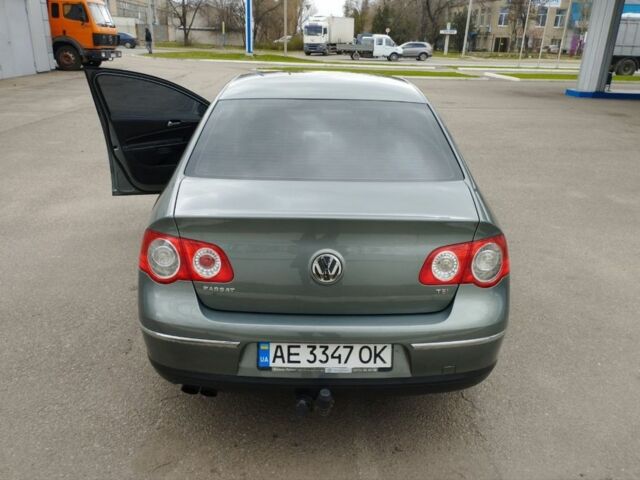 Зеленый Фольксваген Пассат, объемом двигателя 1.8 л и пробегом 160 тыс. км за 8200 $, фото 1 на Automoto.ua