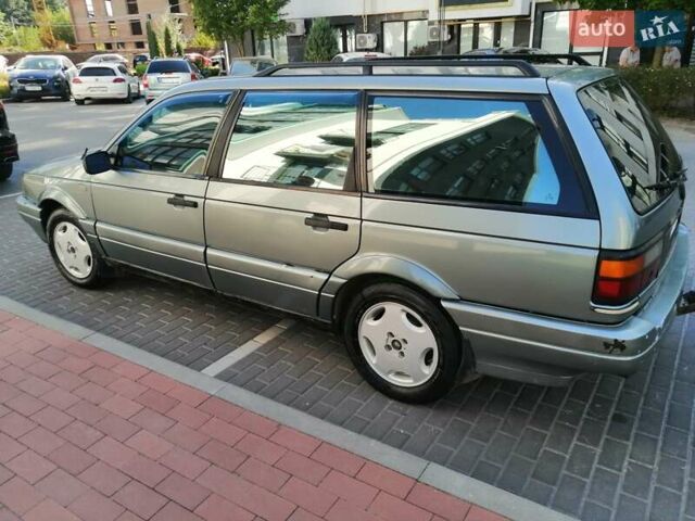 Зеленый Фольксваген Пассат, объемом двигателя 1.8 л и пробегом 397 тыс. км за 2000 $, фото 1 на Automoto.ua