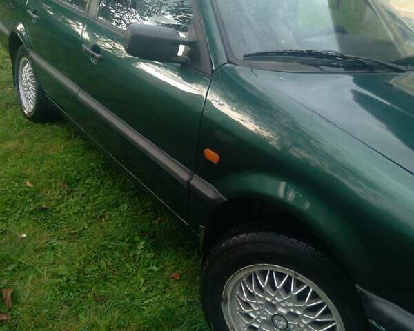 Зеленый Фольксваген Пассат, объемом двигателя 1.9 л и пробегом 397 тыс. км за 3200 $, фото 1 на Automoto.ua