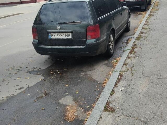 Зеленый Фольксваген Пассат, объемом двигателя 1.9 л и пробегом 111 тыс. км за 3350 $, фото 1 на Automoto.ua