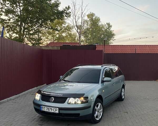 Зеленый Фольксваген Пассат, объемом двигателя 1.78 л и пробегом 380 тыс. км за 4500 $, фото 1 на Automoto.ua
