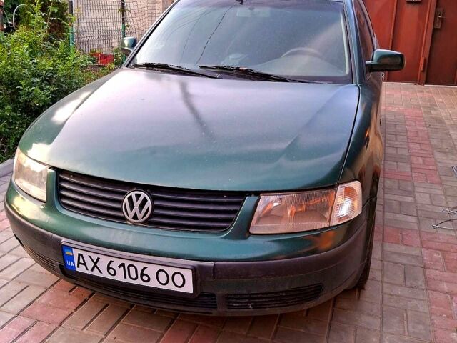 Зеленый Фольксваген Пассат, объемом двигателя 1.8 л и пробегом 0 тыс. км за 2800 $, фото 1 на Automoto.ua