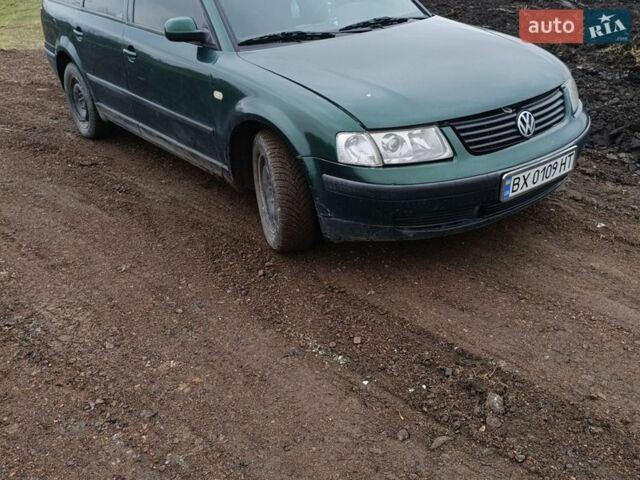 Зеленый Фольксваген Пассат, объемом двигателя 1.78 л и пробегом 377 тыс. км за 3200 $, фото 1 на Automoto.ua