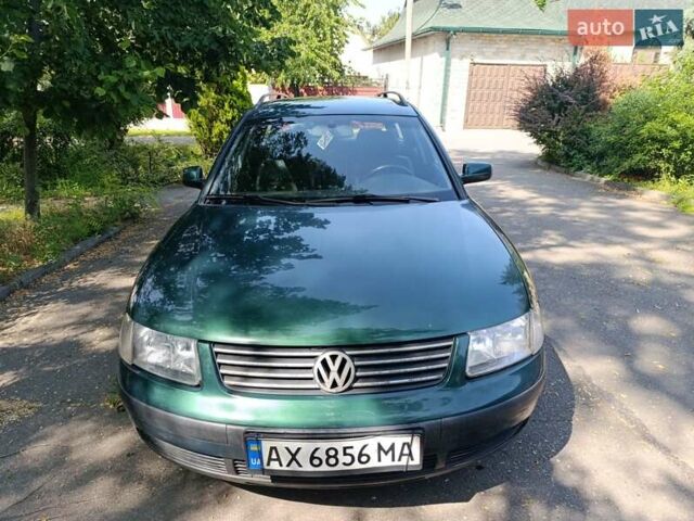 Зелений Фольксваген Пассат, об'ємом двигуна 1.8 л та пробігом 242 тис. км за 4500 $, фото 1 на Automoto.ua