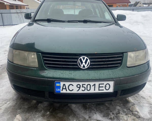 Зеленый Фольксваген Пассат, объемом двигателя 1.9 л и пробегом 383 тыс. км за 3000 $, фото 1 на Automoto.ua