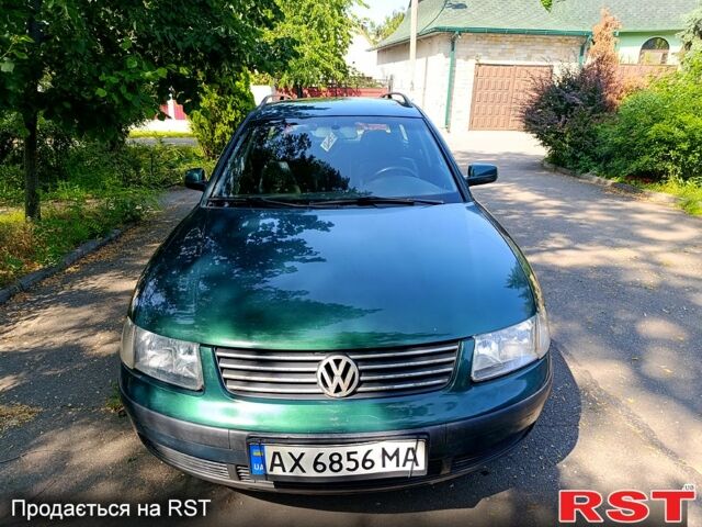 Зелений Фольксваген Пассат, об'ємом двигуна 1.8 л та пробігом 244 тис. км за 4350 $, фото 1 на Automoto.ua