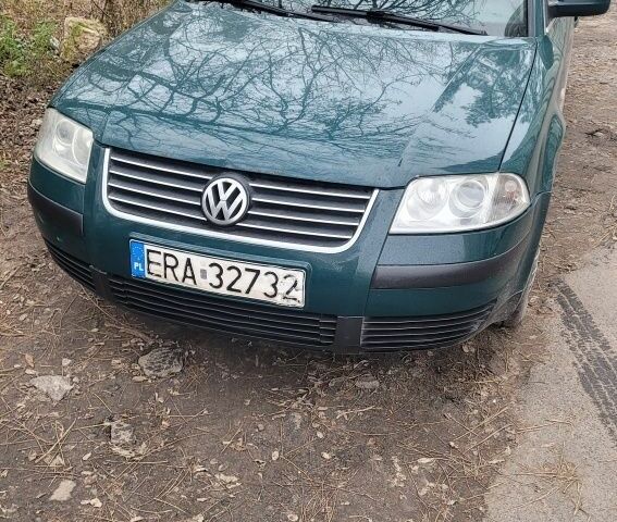 Зеленый Фольксваген Пассат, объемом двигателя 0 л и пробегом 300 тыс. км за 2500 $, фото 1 на Automoto.ua