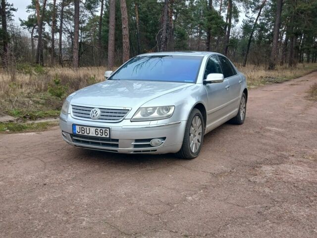 Серый Фольксваген Фаетон, объемом двигателя 3 л и пробегом 441 тыс. км за 4450 $, фото 1 на Automoto.ua