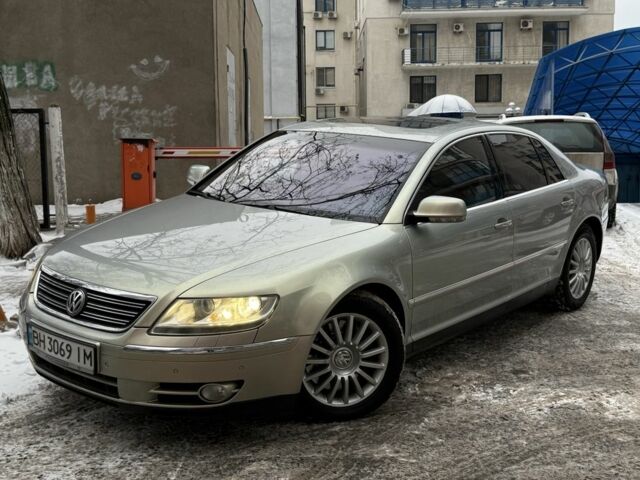 Серый Фольксваген Фаетон, объемом двигателя 3 л и пробегом 470 тыс. км за 6300 $, фото 1 на Automoto.ua