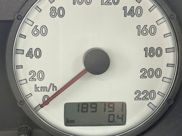 Чорний Фольксваген Поінтер, об'ємом двигуна 1.8 л та пробігом 190 тис. км за 2700 $, фото 1 на Automoto.ua