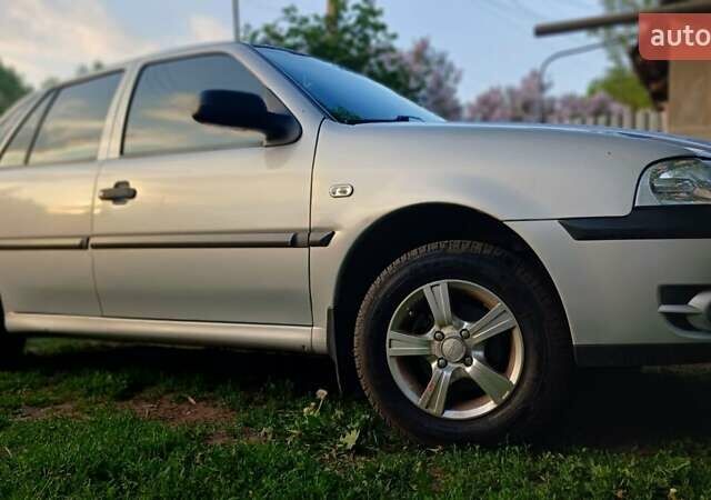 Серый Фольксваген Поинтер, объемом двигателя 1 л и пробегом 142 тыс. км за 2950 $, фото 1 на Automoto.ua