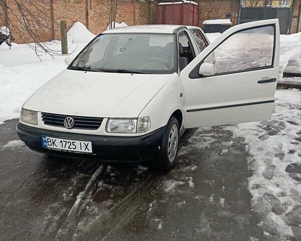Білий Фольксваген Поло, об'ємом двигуна 1.3 л та пробігом 234 тис. км за 1700 $, фото 1 на Automoto.ua
