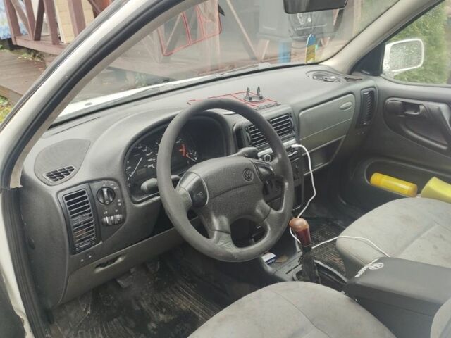 Белый Фольксваген Поло, объемом двигателя 1.4 л и пробегом 280 тыс. км за 1400 $, фото 1 на Automoto.ua