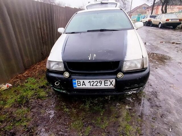 Білий Фольксваген Поло, об'ємом двигуна 1 л та пробігом 200 тис. км за 500 $, фото 1 на Automoto.ua