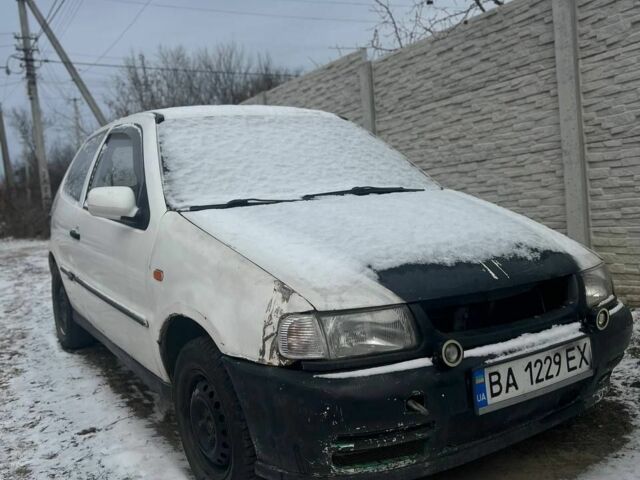 Білий Фольксваген Поло, об'ємом двигуна 1 л та пробігом 70 тис. км за 400 $, фото 1 на Automoto.ua